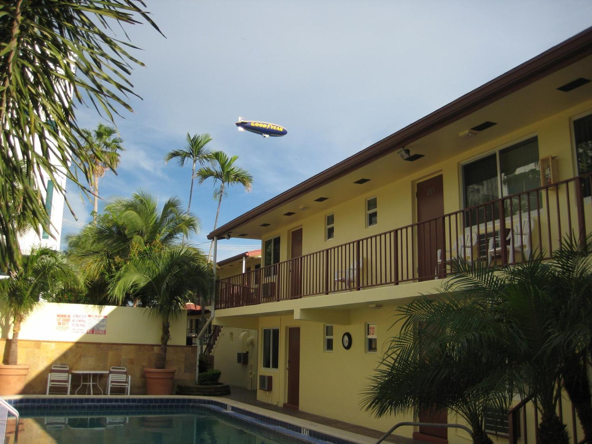 Surf Side Resort Pompano Beach Bagian luar foto
